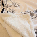 Ljojo Luxe Floral Fleece Throw Blanket with "LOVE" Motif, Black & Whiteucer标题